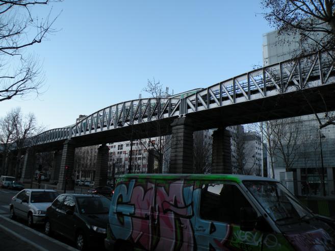  ligne de métro aérienne (ligne 6)